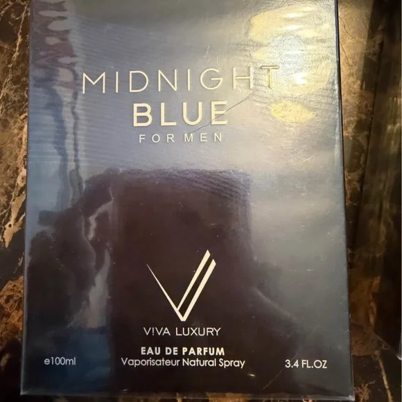 Midnight Blue Eau de Parfum for Men - Picture 2 of 3